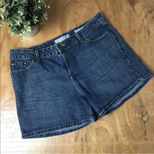Levi’s Strauss Signature Low Rise Jean Shorts